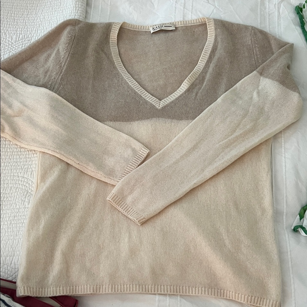Kash Women's V-Neck Sweater - Beige and Cream - cashmere